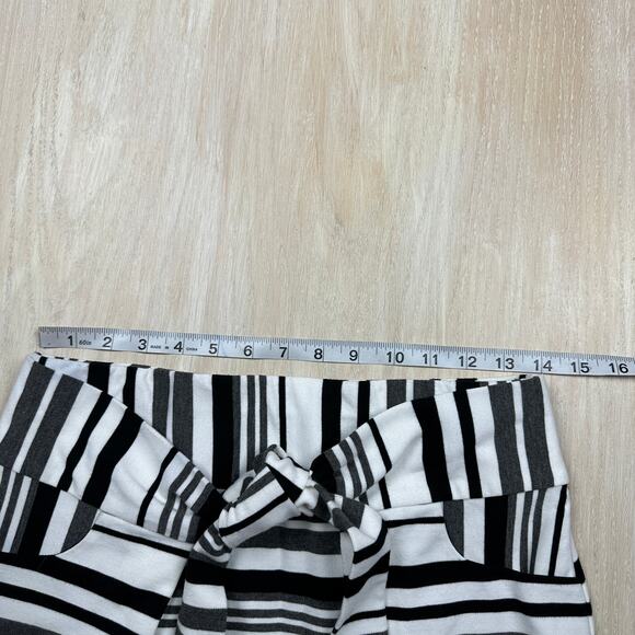 Cabi Grandstand Striped Stretch Knit Pockets Tie Front Skirt Style #5185 Small - Picture 6 of 14